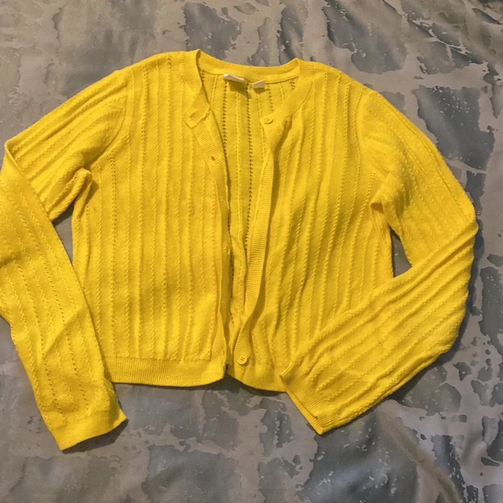 Gap Kids Yellow Knit Light Sweater, Medium, NWOT - Picture 2 of 10